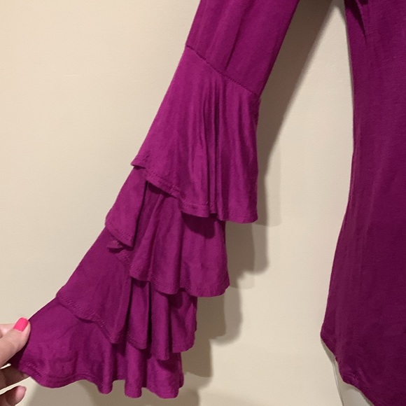 Ariella off/on shoulder top - Picture 5 of 10